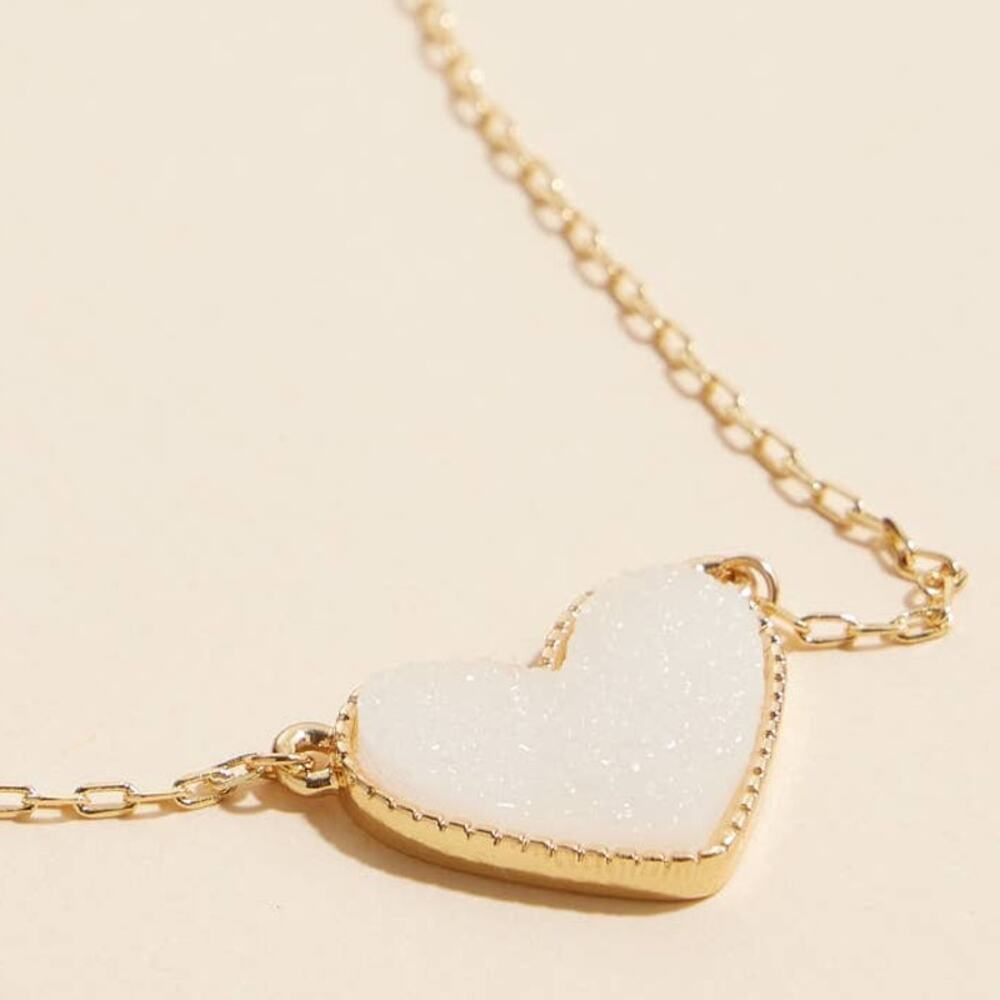 Druzy Stone Heart Charm Short Necklace Ivory